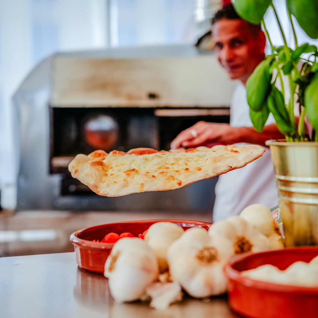 528578629_122159978474393158_5650752875560313164_n